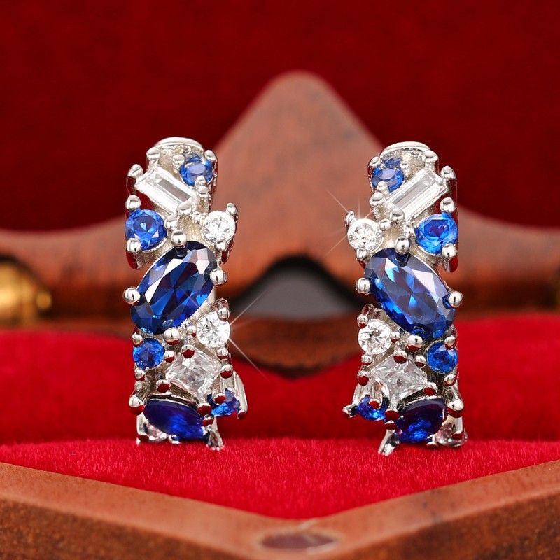 Cao Shi's Simple And Cool Fried Dough Twists Design Sense Hip Hop With Small Circle Earrings_voghion.com