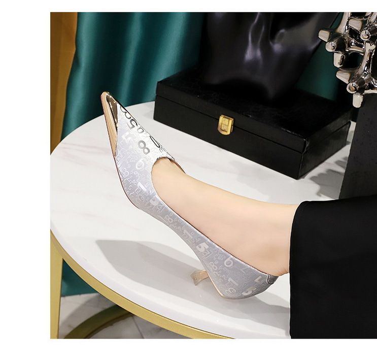 237-28 scarpe da donna alla moda per banchetti con tacco medio sottile, bocca bassa, punta affilata in metallo, motivo digitale,_voghion.com