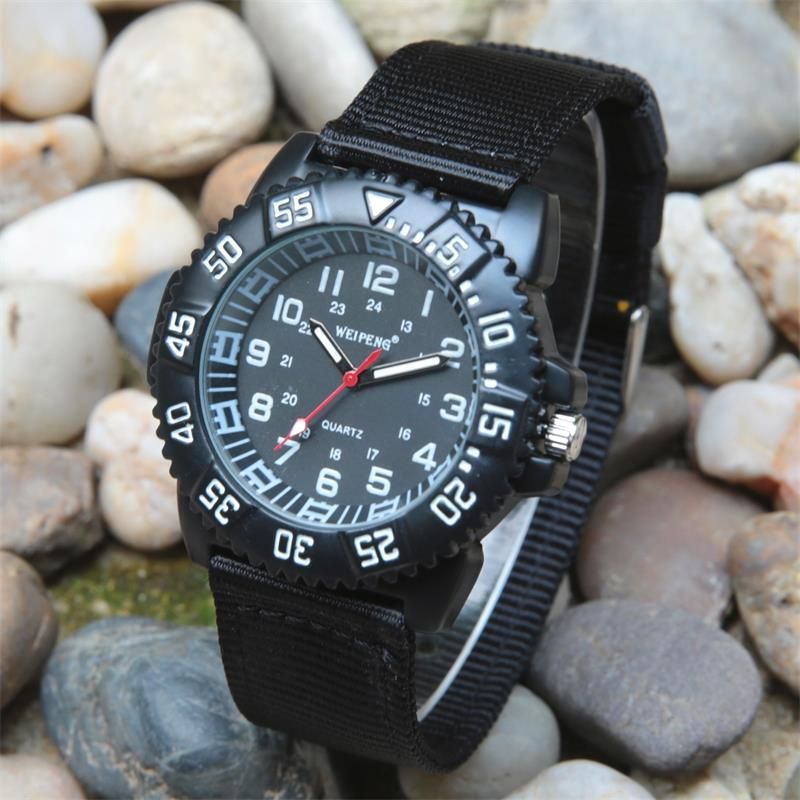 Montre-bracelet à quartz lumineuse pour homme et femme, idéale pour les sports de plein air et les étudiants_voghion.com