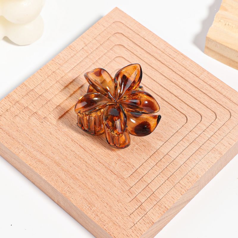 Jelly Color Plumeria Transparent Retro Leopard Aesthetic Plumeria Claw Clip - Back-of-Head Updo Shark Clip_voghion.com