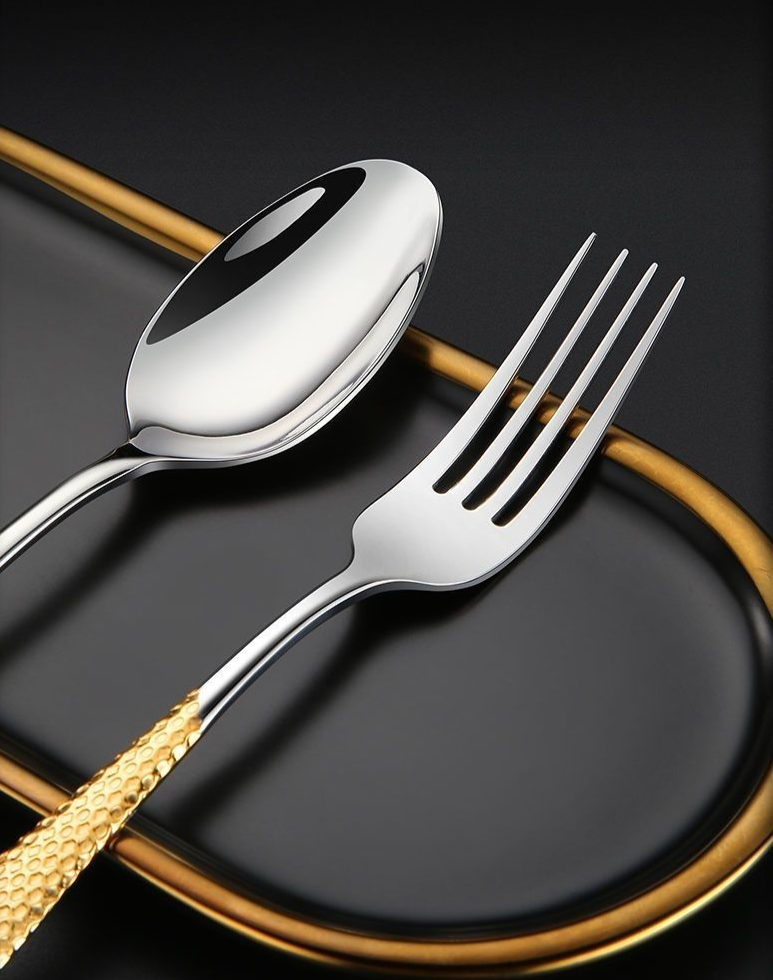 【Neuer europäischer Stil】 Hochwertiges Western- und Gabelset aus lebensmittelechtem Edelstahl mit verdicktem Steakmesser für den gewerblichen Gebrauch_voghion.com