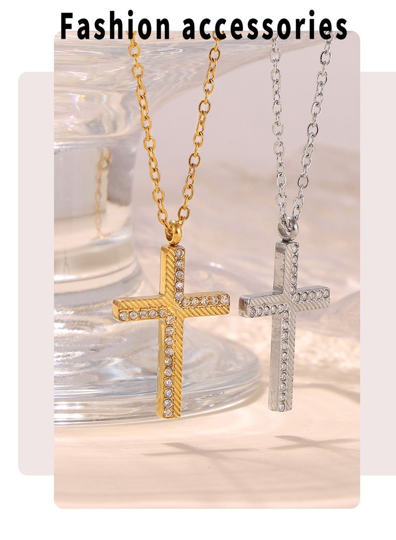 Kreative Halskette mit diagonalem Kreuzanhänger aus Zirkonia für Frauen, Nischenlicht, Luxus, mehrlagige Schlosskette aus Titanstahl für Frauen_voghion.com