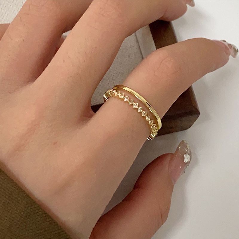 Anello Gufa Su Circle da donna, design di nicchia, sensazione di alta qualità, simulato oro sabbia vietnamita, indice solido_voghion.com