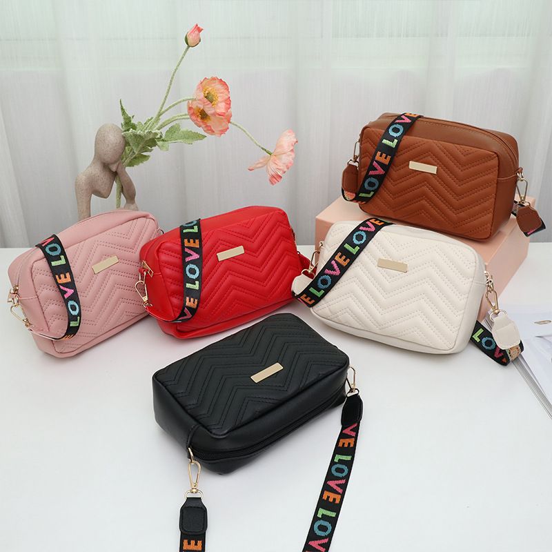 Rilibegan Bordado Câmera PU Material Casual Pequeno Quadrado Versátil Bolsa Única Alça de Ombro Estampada_voghion.com