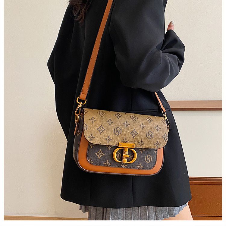 Fibbia con chiusura di alta qualità, grande capacità, elegante borsa quadrata piccola, 2024 nuova monospalla versatile e alla moda_voghion.com