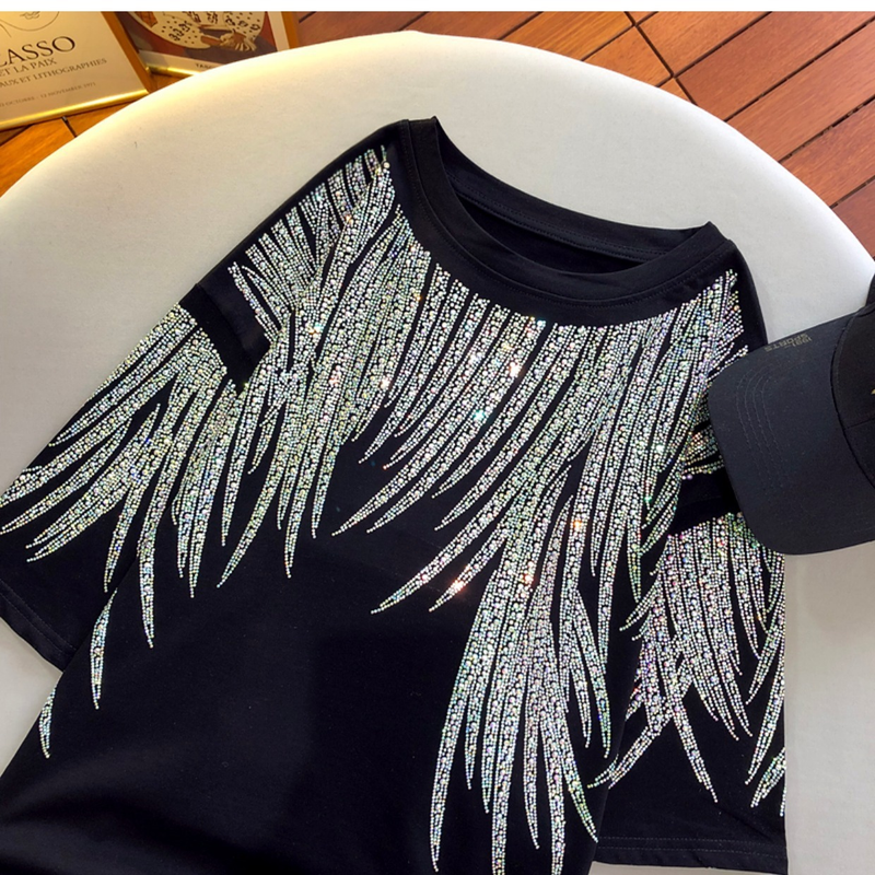 Große Größe 2–300 Pfund Schwerindustrie Bright Diamond Feather Wings Kurzarm-T-Shirt Damen Schwarz Altersreduzierendes vielseitiges Top im Trend_voghion.com