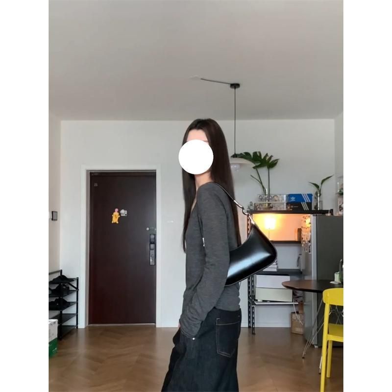 Black Wristlet For Women 2025 Autumn Winter New Niche High-end Simple Shoulder Fashion Versatile Underarm Bag_voghion.com