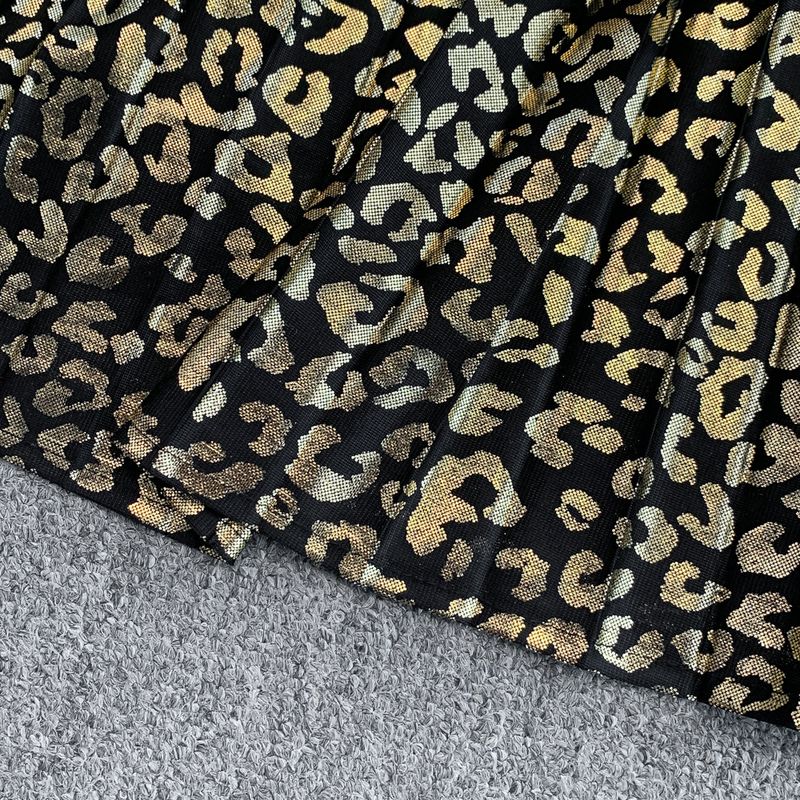Abito da donna di alta gamma, in maglia con scollo rotondo e perline pesanti, con stampa leopardata, gonna lunga a pieghe sottili e patchwork, per celebrità_voghion.com