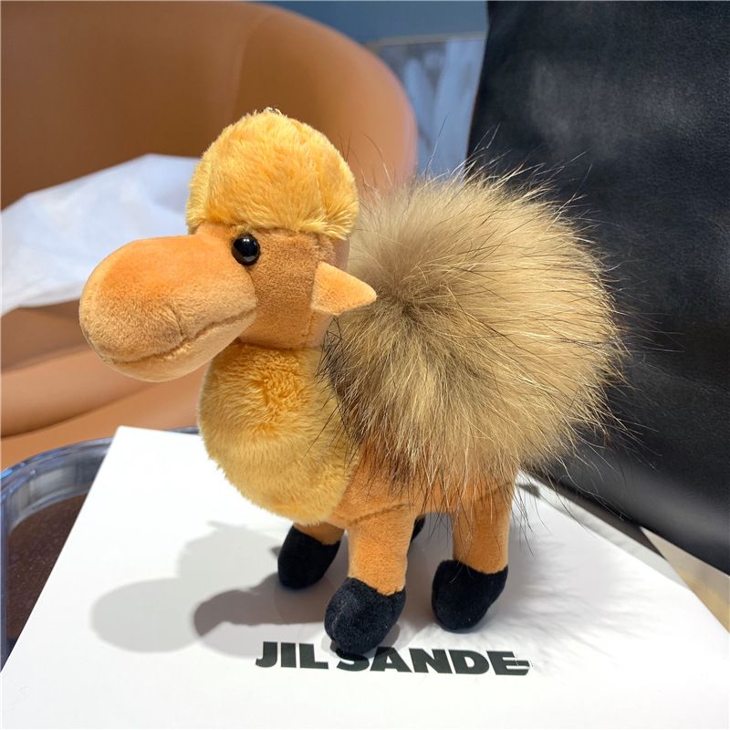 Ciondolo portachiavi per auto con piccola borsa di cammello con palla di pelo di procione vera e creativa personalizzata e carina_voghion.com