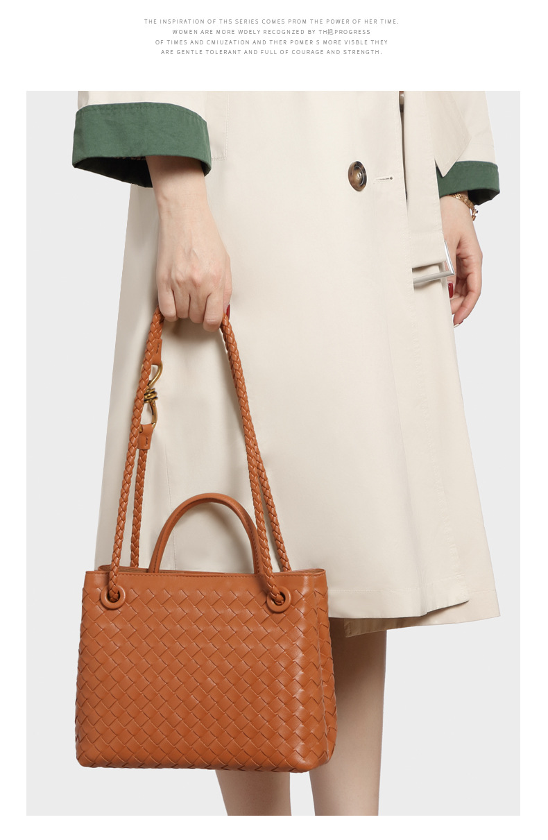 Jauna ietilpīga rokassomiņa sievietēm ar personību un vienkāršu temperamentu. Ar rokām darināta auduma soma ir praktiska un daudzpusīga. Viena plecu soma_voghion.com