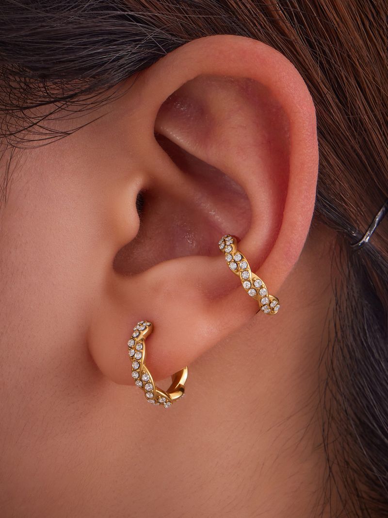 Orecchini a bottone quadrato retrò con foro per orecchio e zircone intarsiato in acciaio al titanio_voghion.com