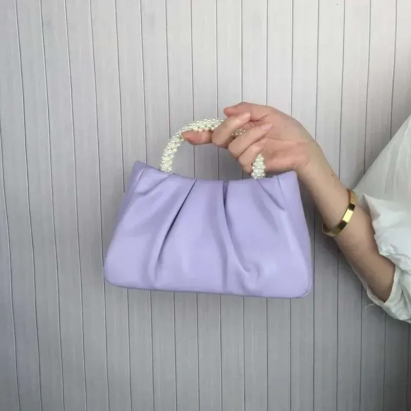 Designer 2025 Mode Perle Griff Frauen Abendessen Kupplung Geldbörse Handtaschen Design Damen Platz Umhängetaschen Weibliche Kleine_voghion.com