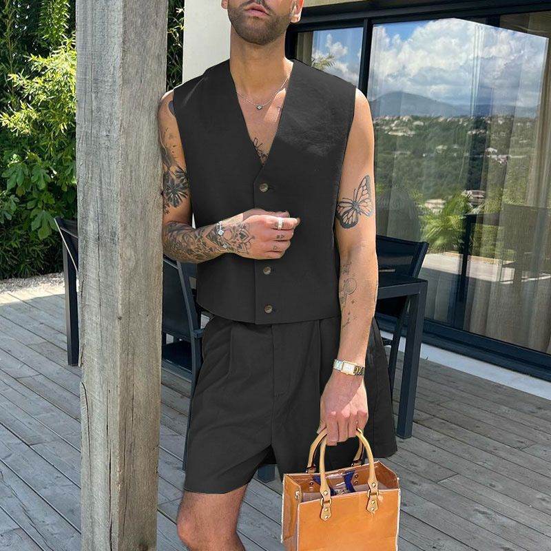 Completo estivo da uomo con canotta casual senza maniche con scollo a V, gilet, vita alta e pantaloncini a gamba larga_voghion.com