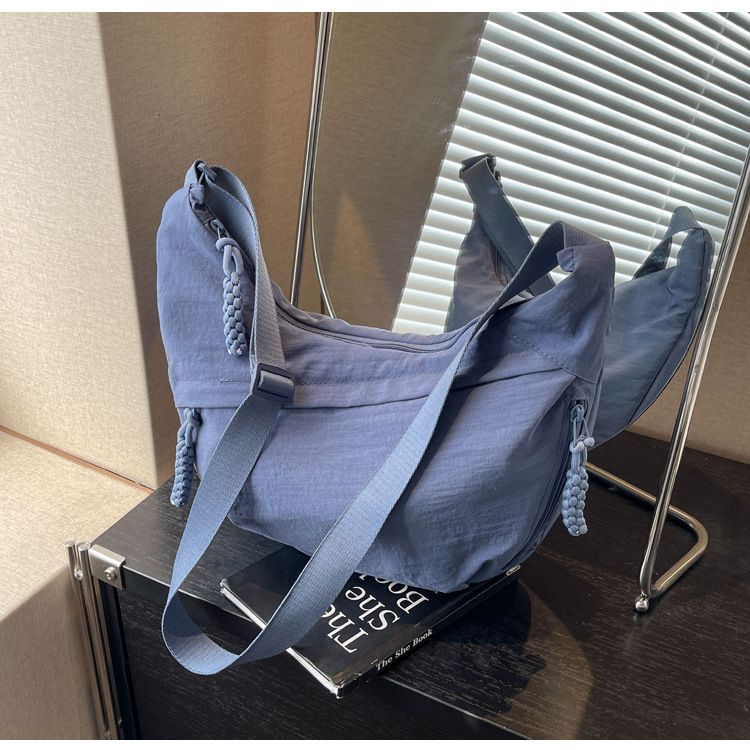 Borsa a tracolla da donna in tessuto di nylon, nuova borsa estiva, grande capacità, versatile, design di nicchia, tracolla singola, stile gnocco_voghion.com