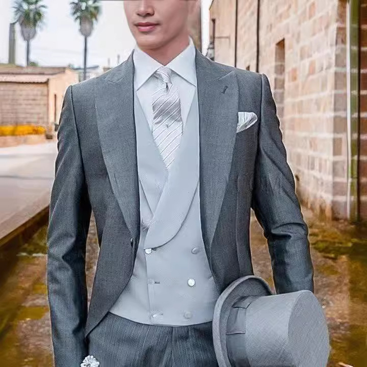 Fat up large-sized business leisure three piece set for the groom and groomsman banquet suit_voghion.com