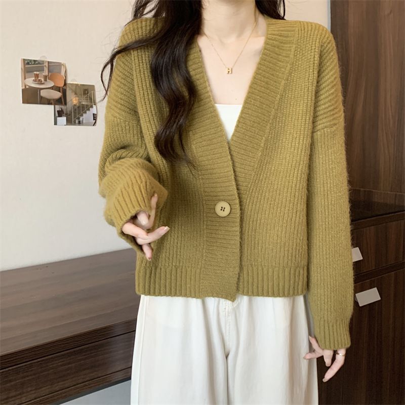 2024 nuova giacca corta in maglia rossa con scollo a V da donna in inverno, abbinata a cardigan lavorati a maglia per pigri outfit autunnali_voghion.com