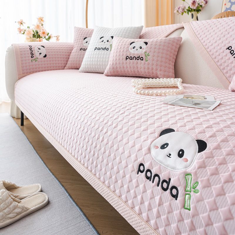 Copridivano moderno e semplice antiscivolo con testa di panda ricamata, in seta ghiacciata, modello Summer Cool Bean 2024_voghion.com