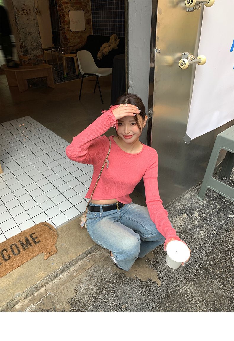 Pull court en maille à col rond et poignets à pompons pour femme, coupe ajustée. Aucun retour ni échange._voghion.com