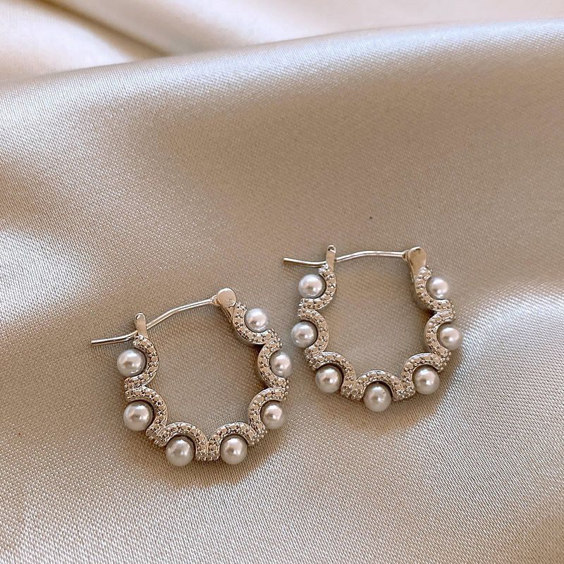 Orecchini a forma di fiore con perle d'acqua dolce, placcati in oro vero, in argento e con ago, alla moda e di alta qualità, luce francese di lusso_voghion.com