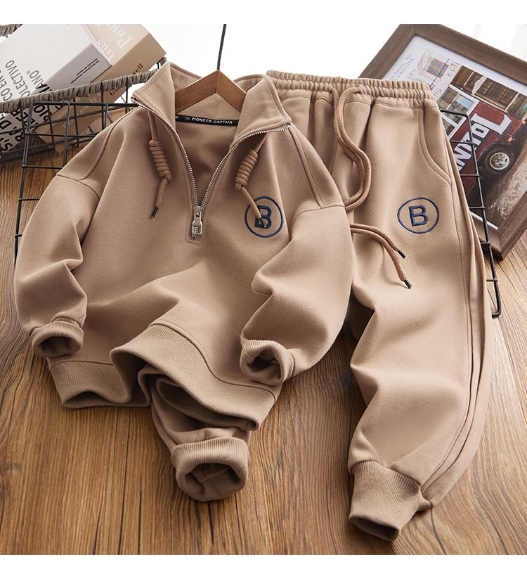 Boys Autumn and Winter New Pi Shuai Sweater and Pants Two Piece Set 2023 Middle and Big Boys Top and Pants Sports Set_voghion.com