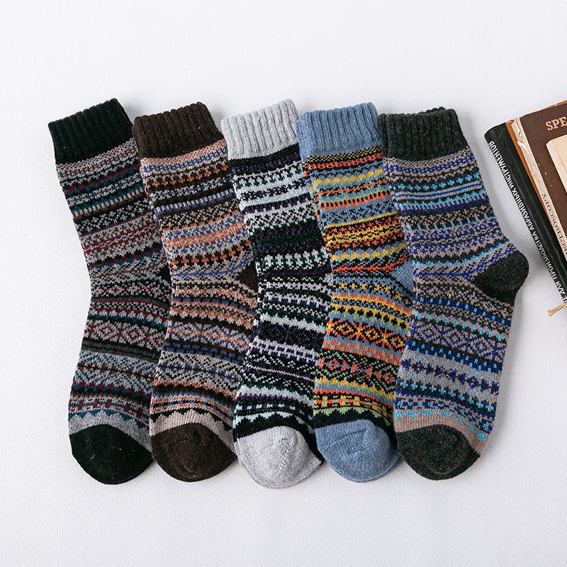 2025d Winter New Thickened Coarse Thread Ethnic Style Rabbit Wool Socks For Women And Men_voghion.com