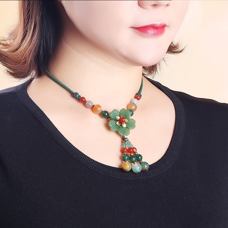 Collana con catena a forma di clavicola a forma di fiore, agata verde corta e versatile, collana in vetro antico, stile femminile, stile etnico_voghion.com
