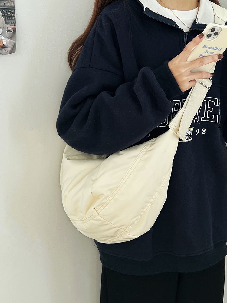 Crossbody für Damen im Herbst Winter 2024, neue Baumwoll-Freizeittasche, Daunenknödel, große Kapazität, einfach und_voghion.com
