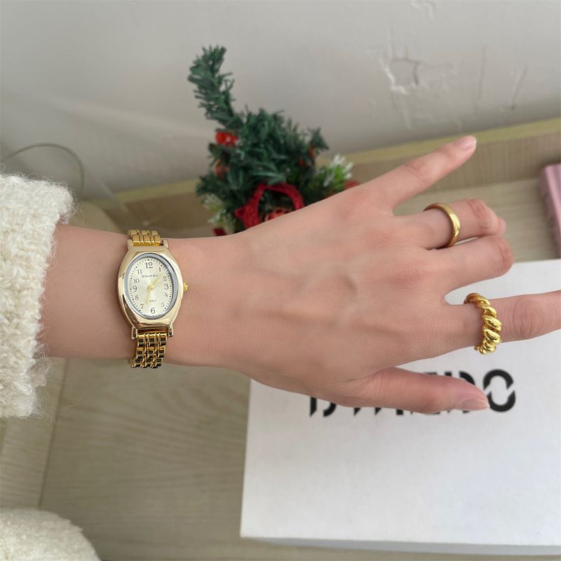 Doudou New Oval Orologio da polso da donna con cinturino in acciaio dorato e al quarzo_voghion.com