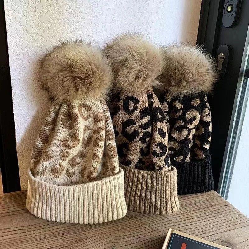 VOOTHOST Cappello da donna con stampa leopardata e pompon, berretto da donna, autunno inverno, caldo, lavorato a maglia, per ragazze, tinta unita, elastico, da donna, VB160_voghion.com