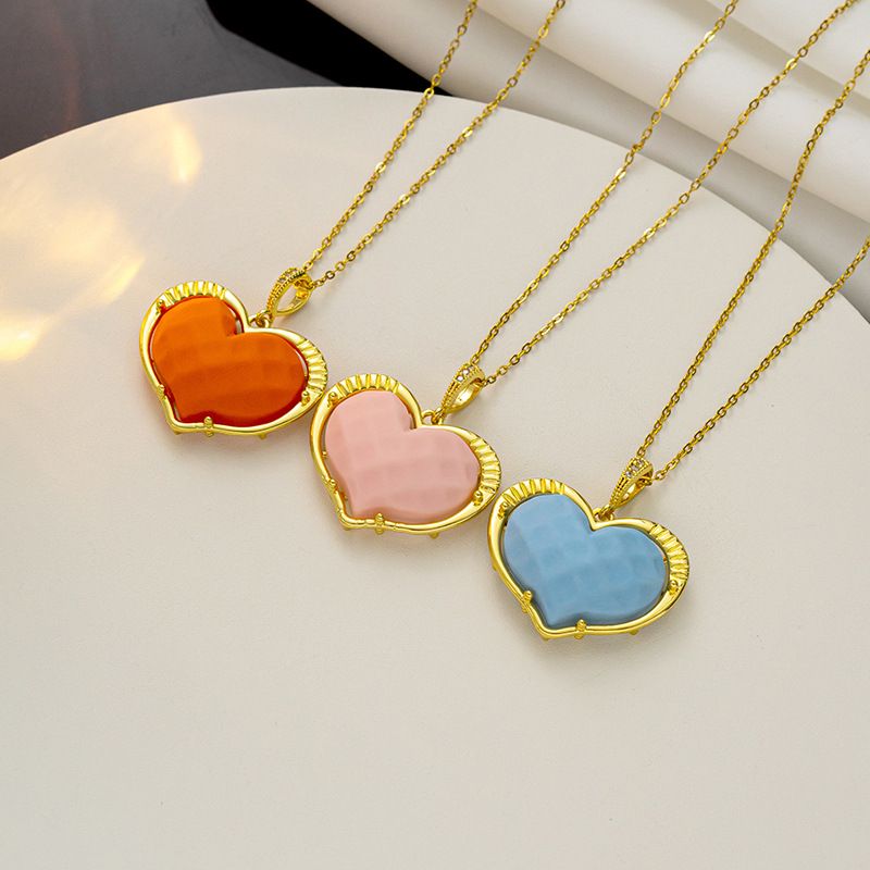 Nuove collane opzionali multicolore di grande vendita con personalità minimalista a forma di cuore e pendenti circolari_voghion.com