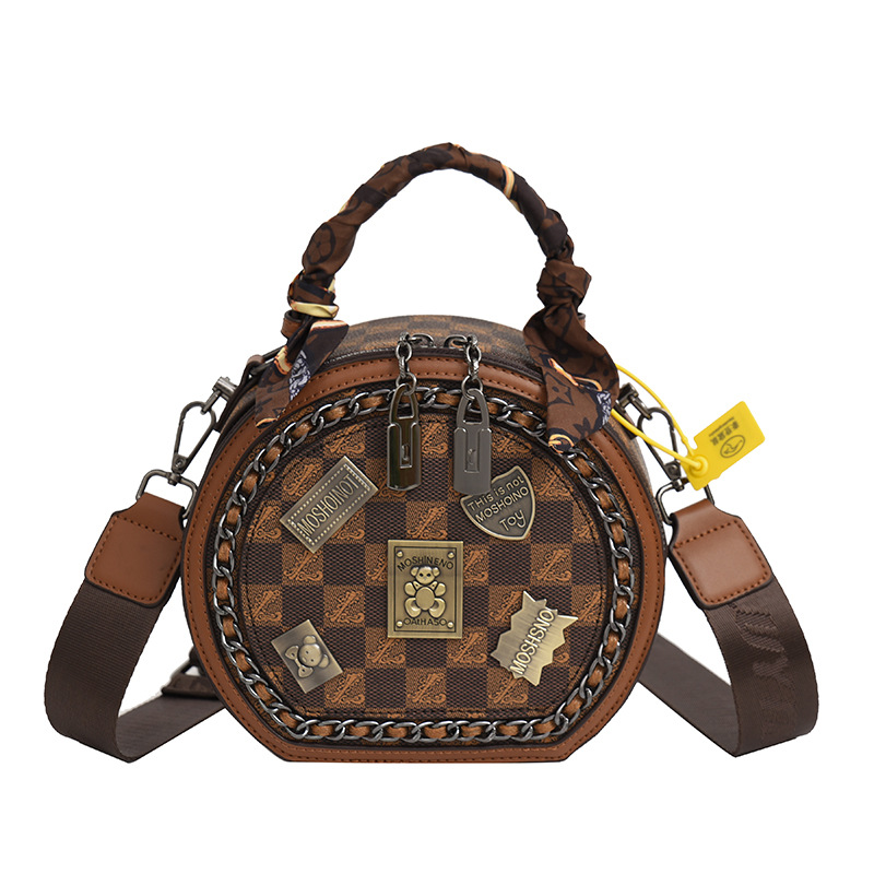 Borsa a tracolla versatile con distintivo e sciarpa rotonda testurizzata per donna, primavera 2025, nuova moda_voghion.com