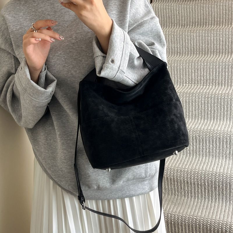 Sac à main en daim pour femme, nouveau modèle 2025, léger, de niche, haut de gamme, à bandoulière_voghion.com