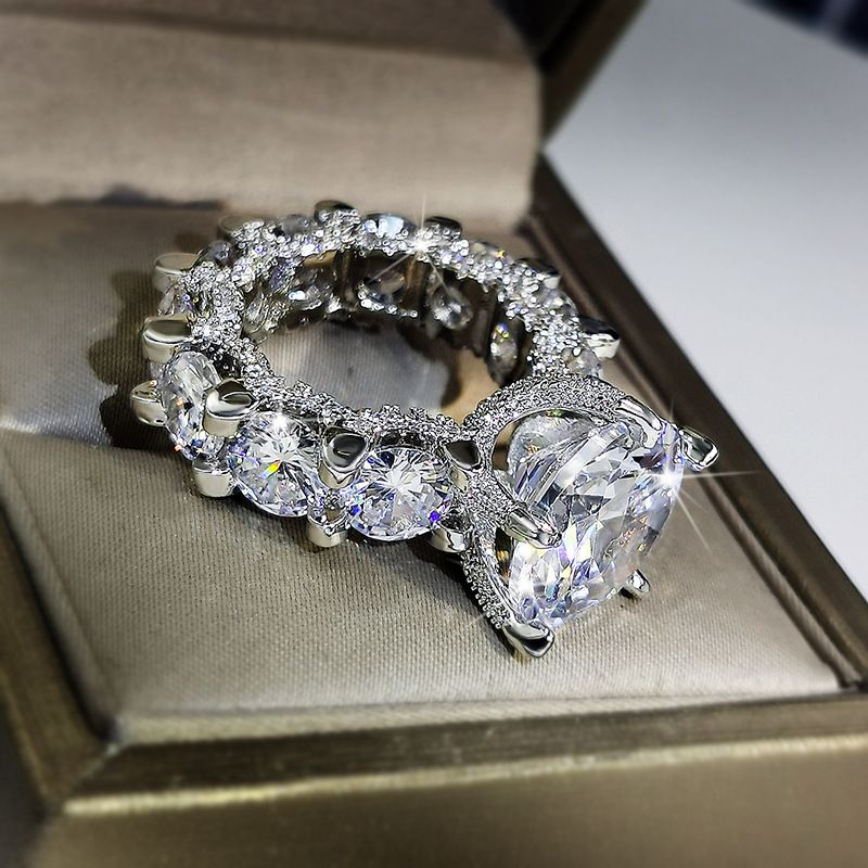Bague princesse noble de nouveau style populaire entièrement incrustée de diamants_voghion.com
