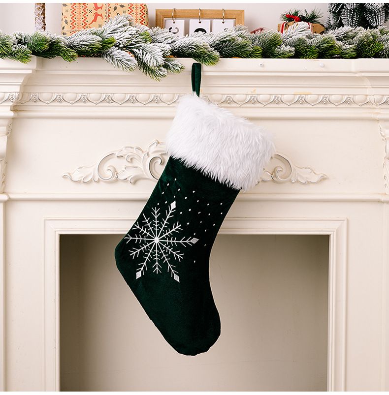 Adornos navideños bordados eléctricos copos de nieve calcetines navideños calcetines navideños de alta calidad bolsas de regalo decoración de ventanas_voghion.com