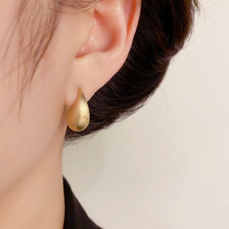 Korean Style Elegant Fashion Simple Niche Metal Brushed Small Water Drop Earrings For Women High-end Light Luxury_voghion.com