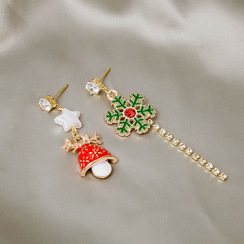 Boucles d'oreilles tendance de Noël 2025 | Pendantes asymétriques en forme de cloche et de flocon de neige | Pompon multicolore en strass | Bijoux de fête | Emballage cadeau_voghion.com