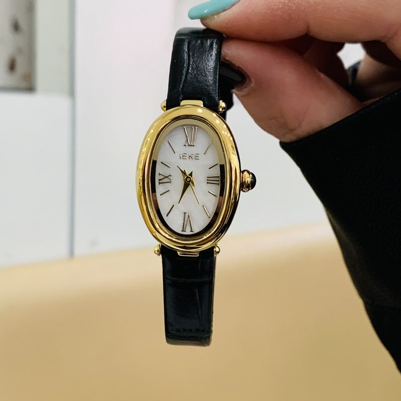 Orologio da donna IEKE ovale romano con quadrante piccolo in madreperla, in vera pelle, raffinato_voghion.com