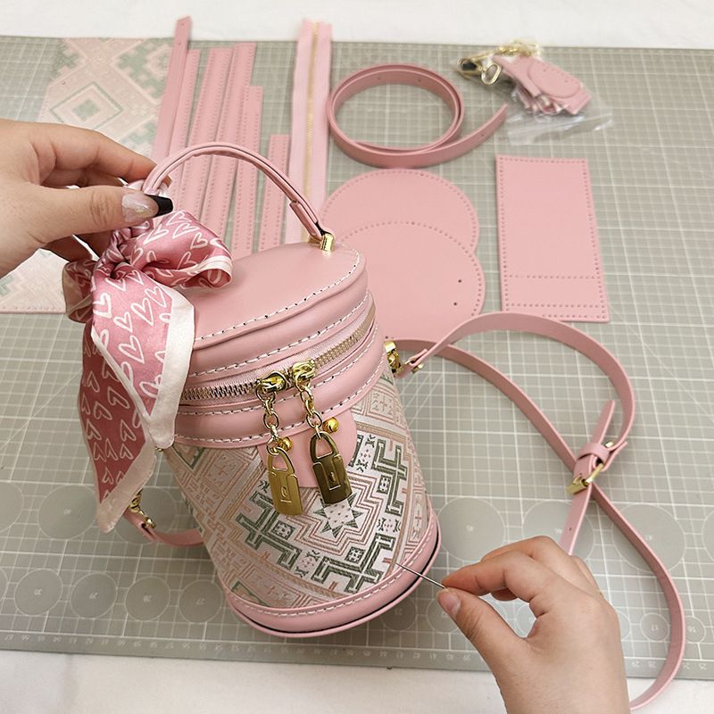 DIY Handmade Intangible Cultural Heritage Zhuang Brocade Embroidery Crossbody National Style Light High-end Sense_voghion.com