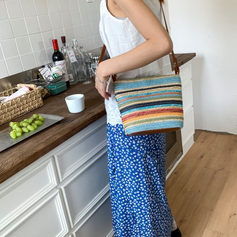 Autumn Winter Rainbow Striped Straw Underarm For Women 2025 New Niche Simple Casual Beach Shoulder Bucket Bag_voghion.com