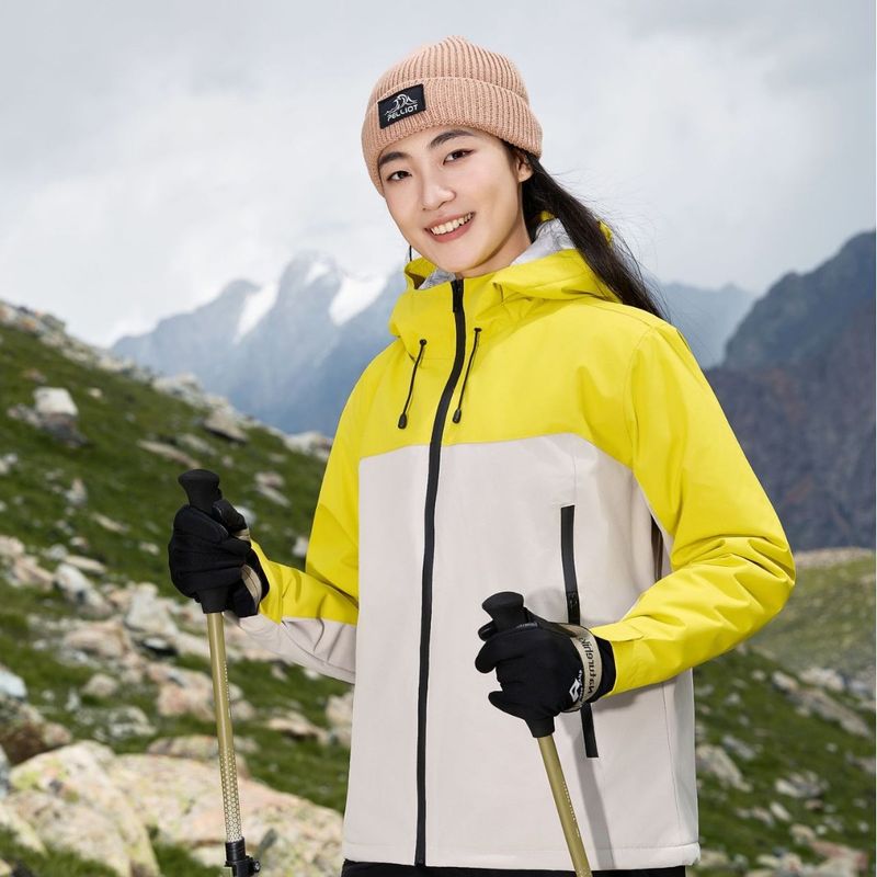 Graphene Thermal Group zakupiła wiatroodporną, wodoodporną, ciepłą, outdoorową kurtkę z nadrukiem, podszytą polarem_voghion.com