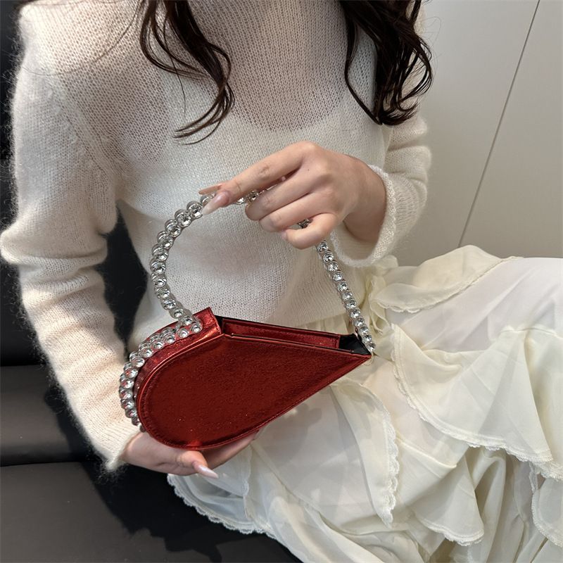 2025 Spring Summer New Heart-Shaped Trendy Heart Bag Casual Fashionable Women's Handbag Clutch_voghion.com