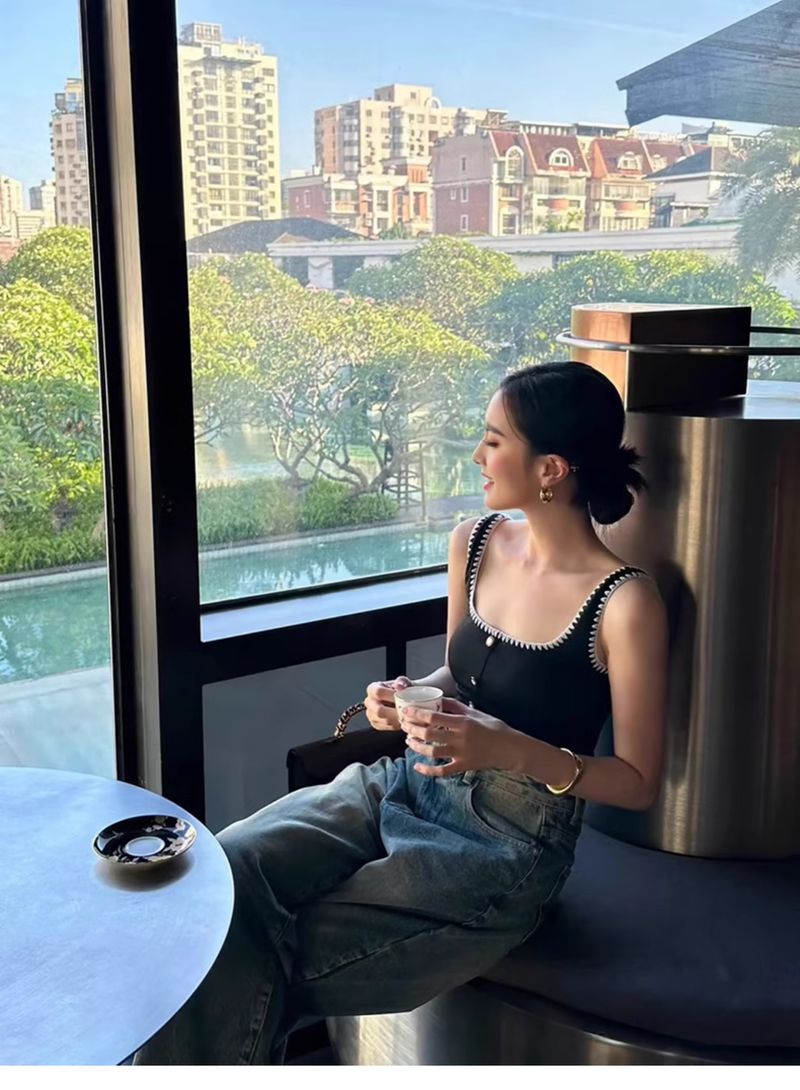 Neuer Inselurlaub, einfacher und modischer Schultergurt, einteiliger Bikini, sexy Versammlung, Haken, Blume, Strand, heiße Quelle_voghion.com