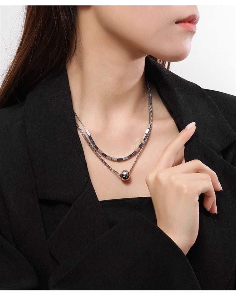 Women's high-end simple design accessories double-layer stacked titanium steel non-fading clavicle chain light luxury_voghion.com
