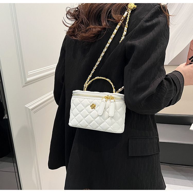 Korejska verzija Instagrama, moderne mirisne torbice za žene za proljeće/ljeto 2024., Lingge lančić, mala četvrtasta crossbody torbica._voghion.com