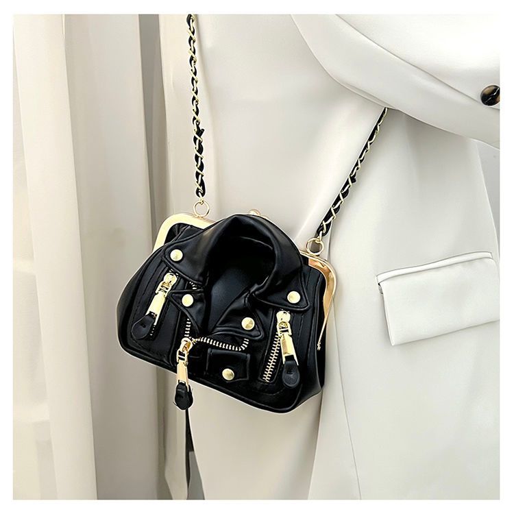 Piccola borsa personalizzata per le donne nel 2022, nuovo design di nicchia, borsa per abbigliamento unica, borsa a tracolla con catena ins alla moda_voghion.com