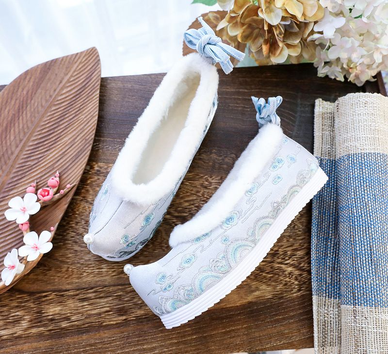 Schleife im Hanfu-Stil für Damen, bestickte, erhöhte Zehenpartie, antike Kostüm-Stoffschuhe, Studenten_voghion.com