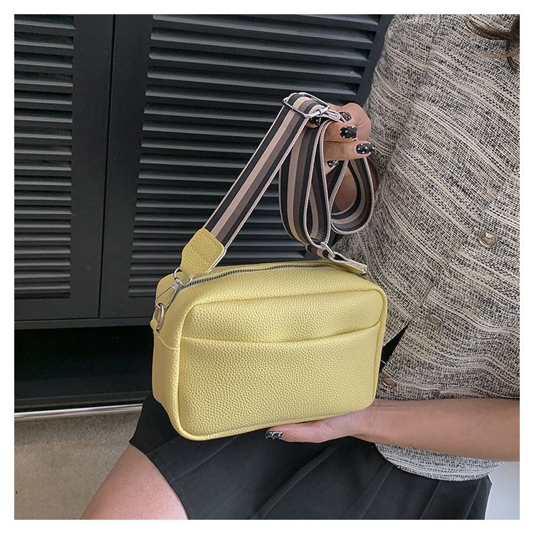 Trendy Damentasche 2023 Neuer grenzüberschreitender Handel Einfarbige PU-Umhängetasche Kleine Damentasche Damen-Umhängetasche Kleine quadratische Tasche_voghion.com