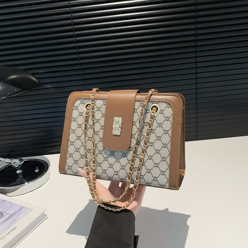 Borsa a tracolla casual elegante e raffinata, piccola, quadrata, da donna, tendenza 2024_voghion.com