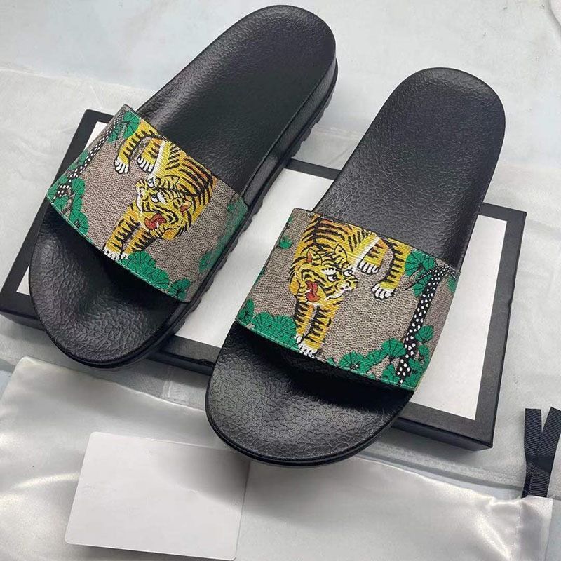 Chaussons tendance pour hommes, polyvalents, rouges et verts, à semelle souple, antidérapants, décontractés et haut de gamme_voghion.com