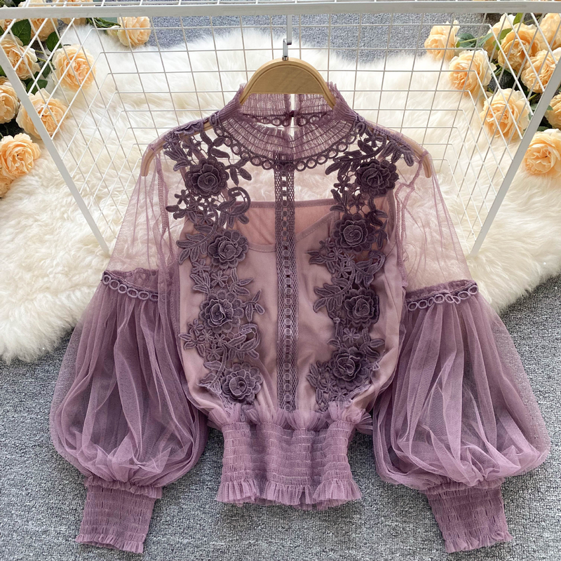 Women's three-dimensional flower collage see-through mesh lantern sleeve slim short top lace base blouse_voghion.com